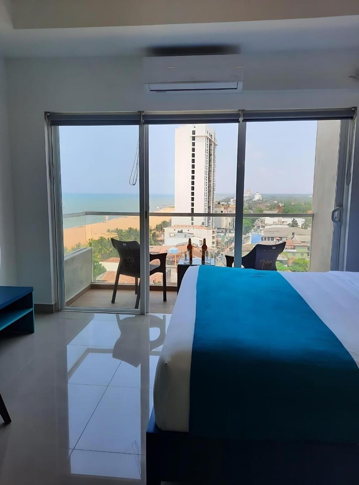 Negombo Ocean Breeze - Bliss On The Beach Luxury Apartments By Serendib Vacation Экстерьер фото