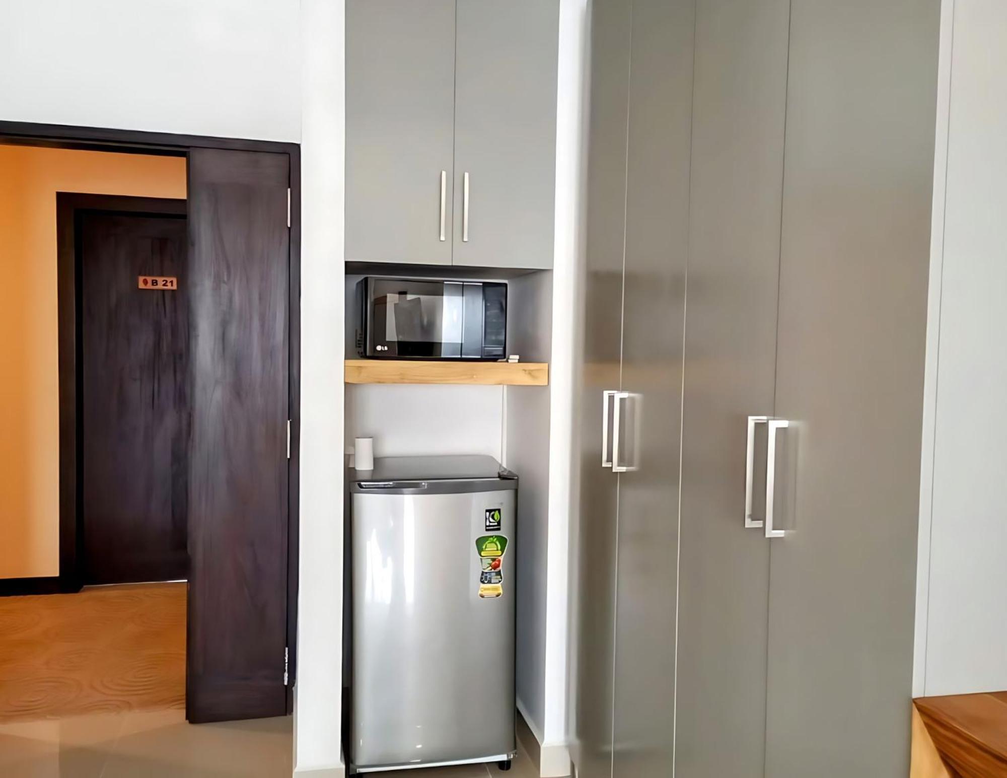 Negombo Ocean Breeze - Bliss On The Beach Luxury Apartments By Serendib Vacation Экстерьер фото