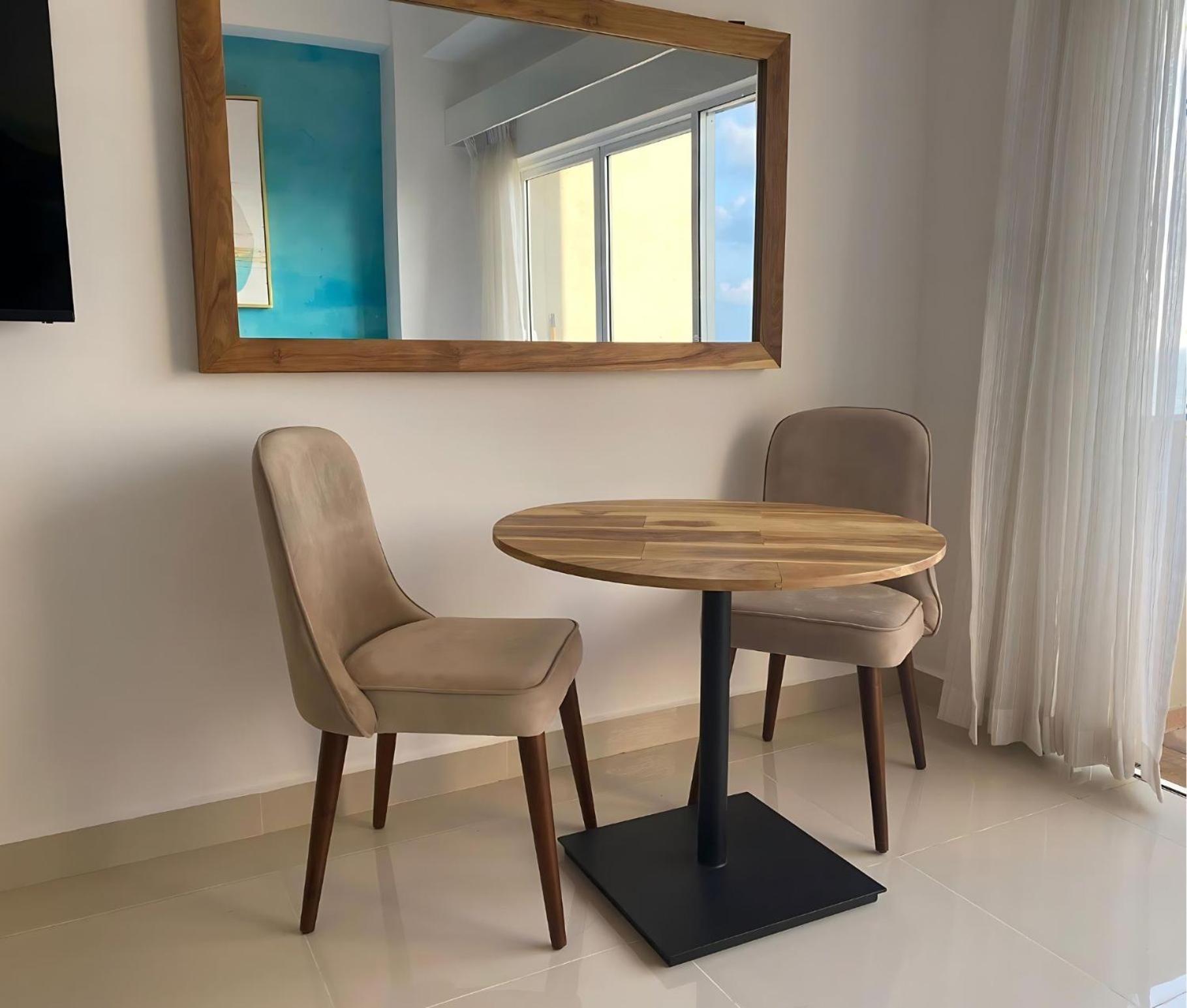 Negombo Ocean Breeze - Bliss On The Beach Luxury Apartments By Serendib Vacation Экстерьер фото