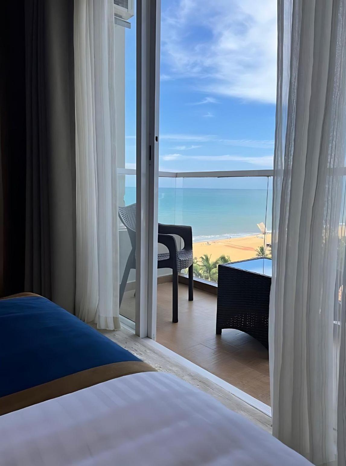 Negombo Ocean Breeze - Bliss On The Beach Luxury Apartments By Serendib Vacation Экстерьер фото