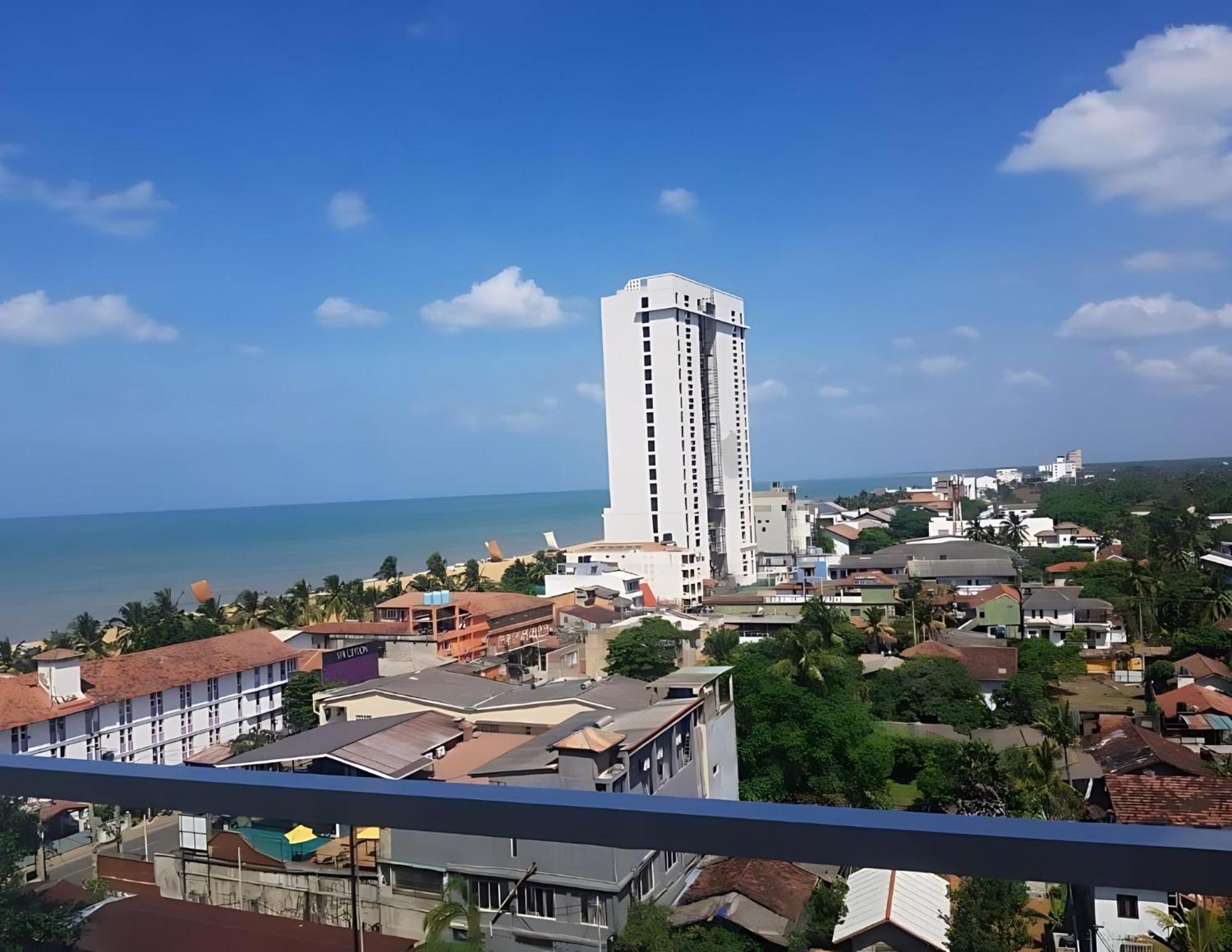 Negombo Ocean Breeze - Bliss On The Beach Luxury Apartments By Serendib Vacation Экстерьер фото