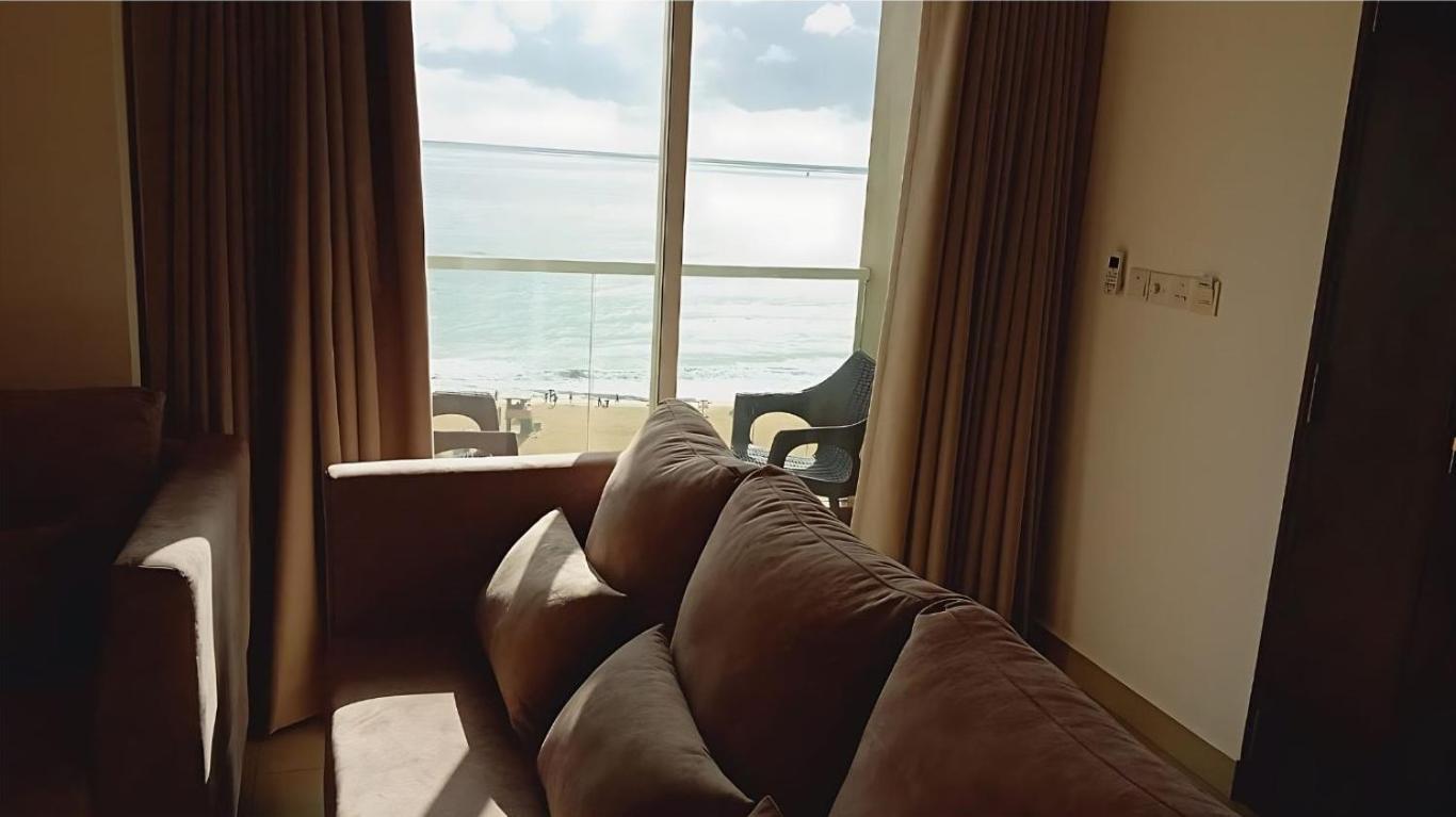 Negombo Ocean Breeze - Bliss On The Beach Luxury Apartments By Serendib Vacation Экстерьер фото